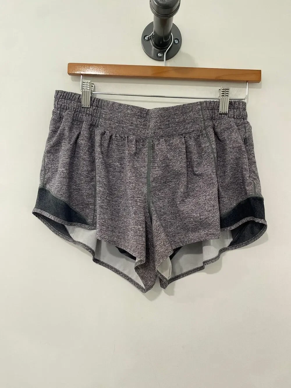Lululemon Hotty Hot Shorts Heather Gray Size 12